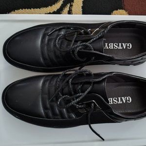 Men's dress casual shoes size 9.5